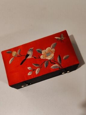 Vintage Chinese Silk Embroidered Padded Trinket Box